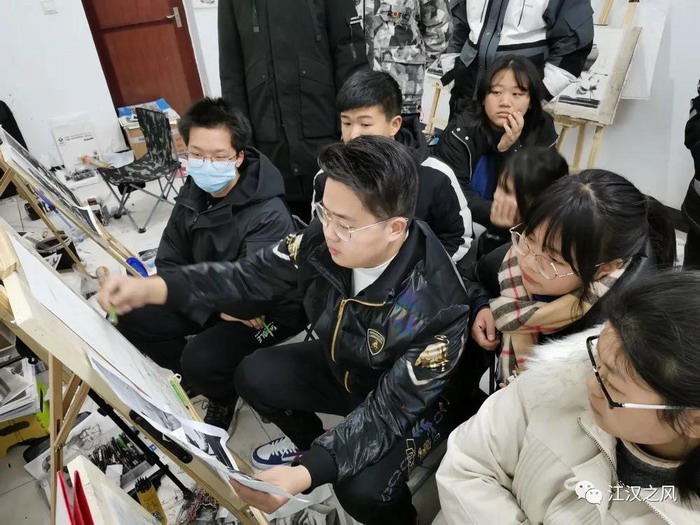 熱烈祝賀江漢中學2021屆美術聯(lián)考大捷
